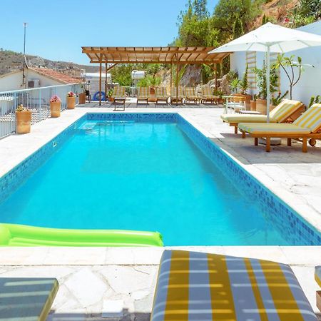Archondia House - Holiday Apartments With Pool Калавасос Экстерьер фото