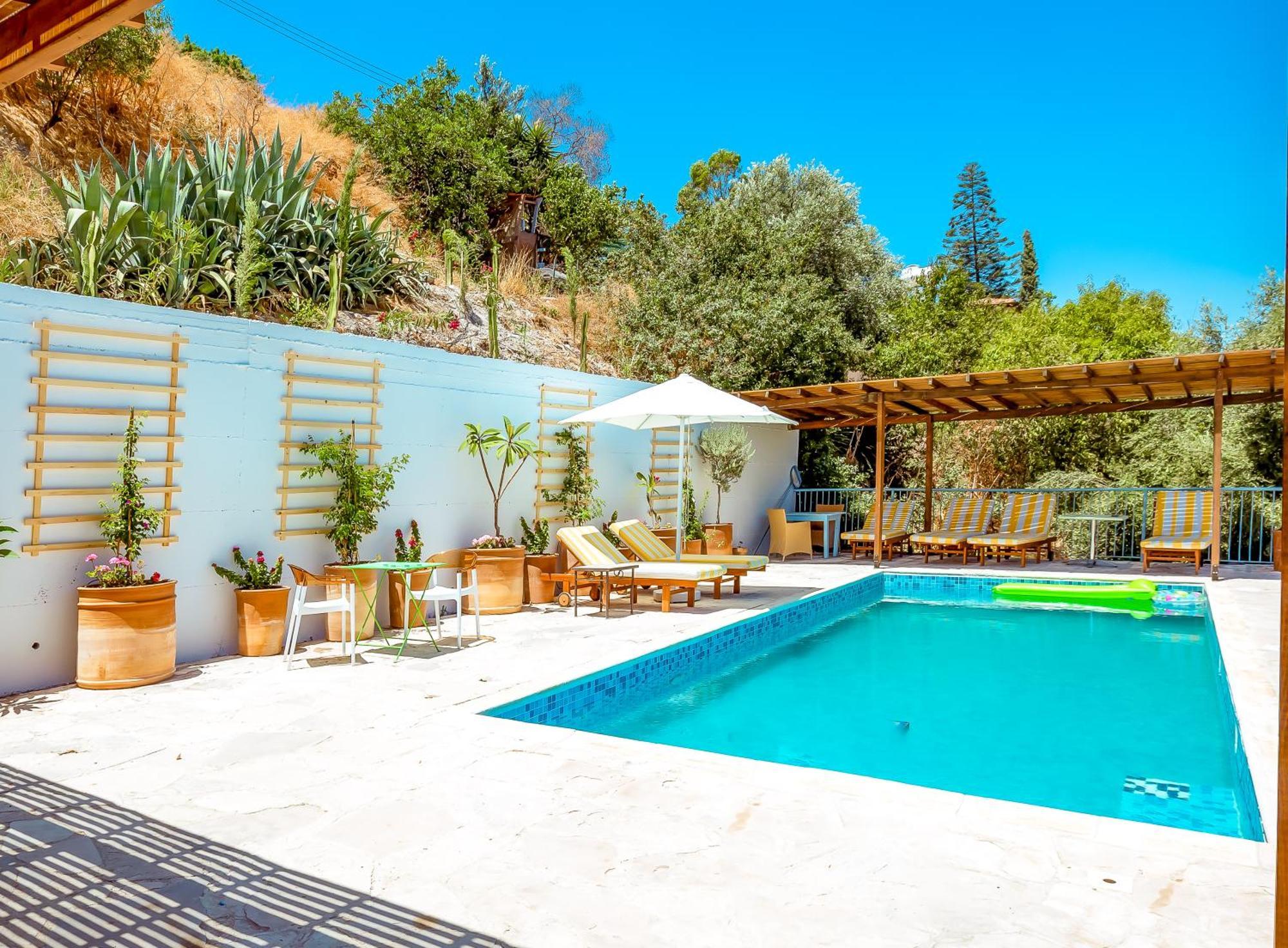 Archondia House - Holiday Apartments With Pool Калавасос Экстерьер фото