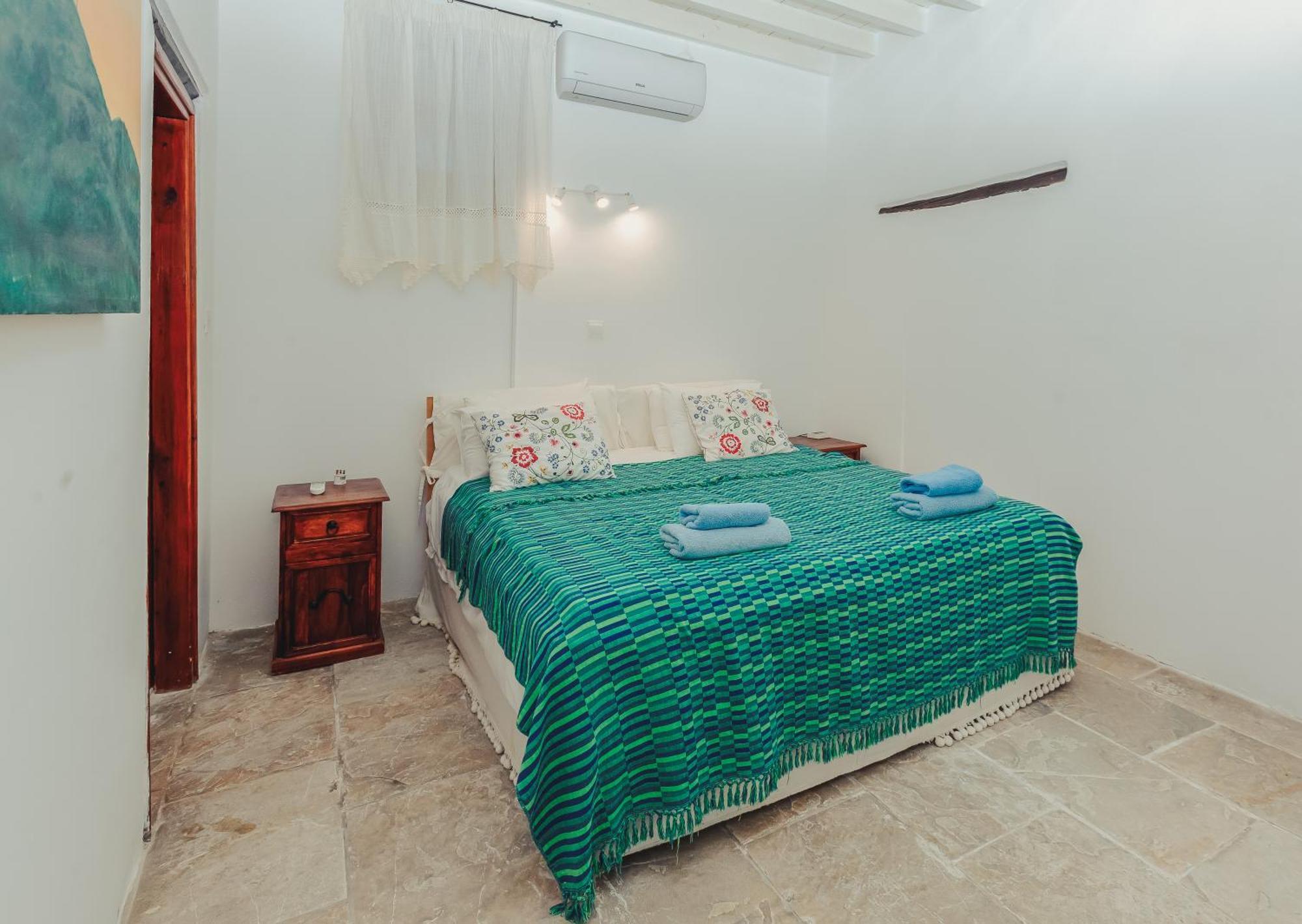 Archondia House - Holiday Apartments With Pool Калавасос Экстерьер фото